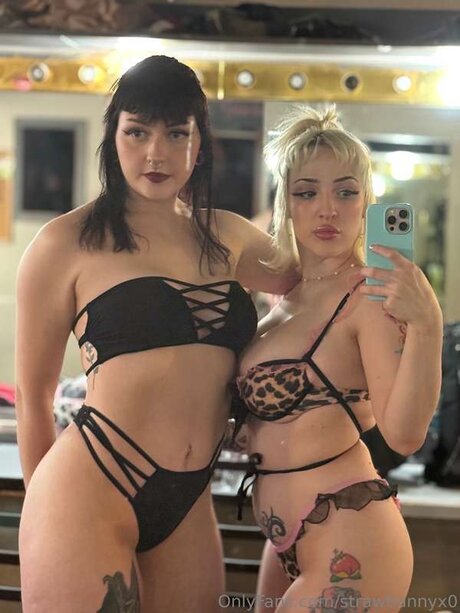 Strawbunnyx0 modelo de alta calidad galería