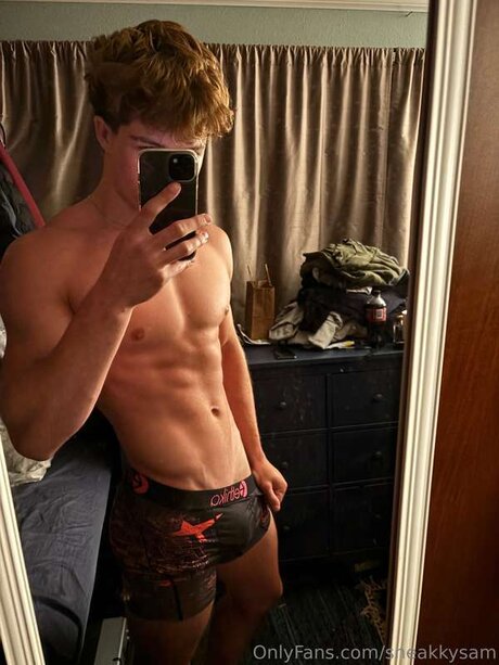 Sneakkysam bonita actriz imagen