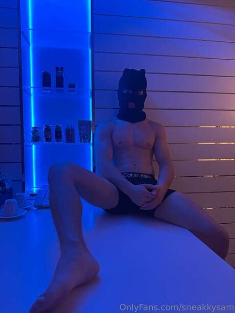 Sneakkysam modelo atractivo archivo