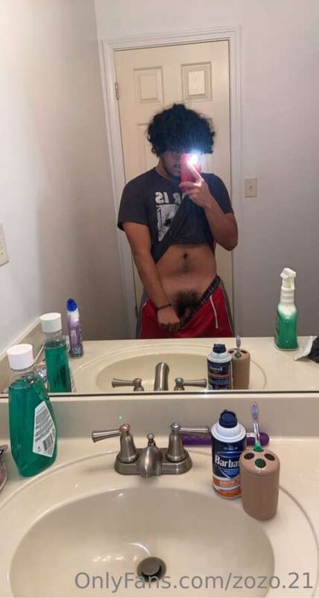 Zozo 21 modelo desnudo galerías