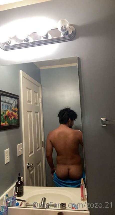 Zozo 21 modelo adulto foto