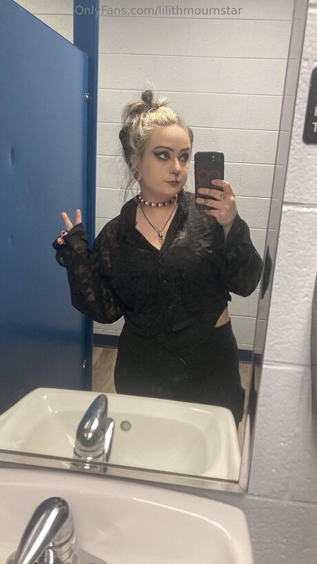 Lilithmournstar estrella xxx foto