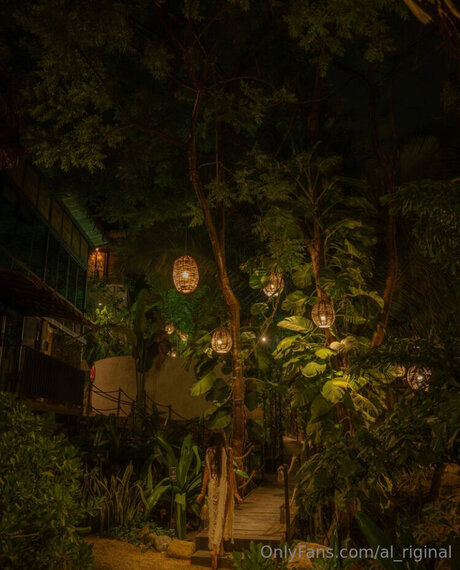 Flor Apassion modelo atractivo imagen