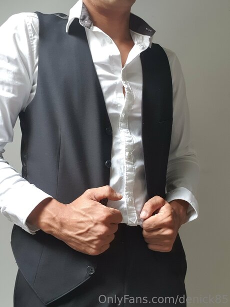 Denick85 modelo erótico galería