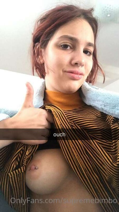 Supremebimbo estrella de alta definición foto