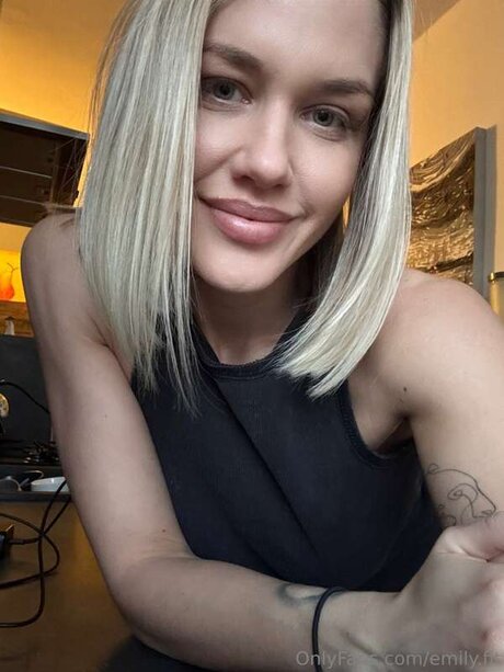 Emily Andersen estrella porno erótica galerías