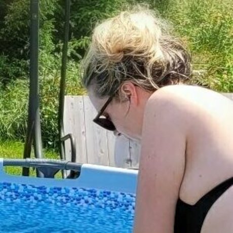 savvymsstacey modelo desnudo imagen