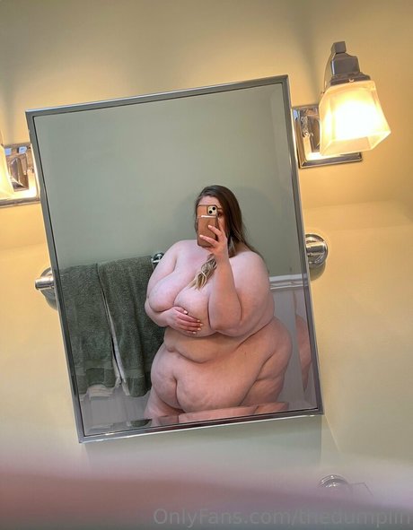 thedumplin modelo hermosa foto