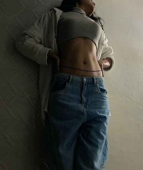 SkinnyWaist FitBabe modelo erótico galerías