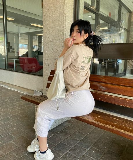 Karenxtran hermosa estrella porno foto