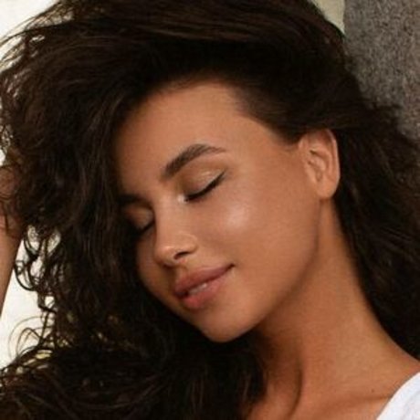 aliya kiss estrella porno bonita imagen