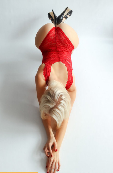 Aneta Putowska sexo modelo foto