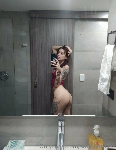 sabrinamiles modelo desnudos imágenes