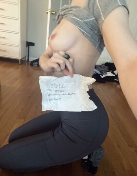 Promises And Potions actriz atractiva galerías