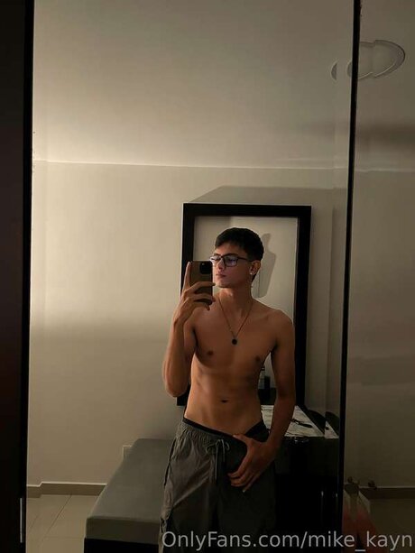 Mike Kayn modelo galerías