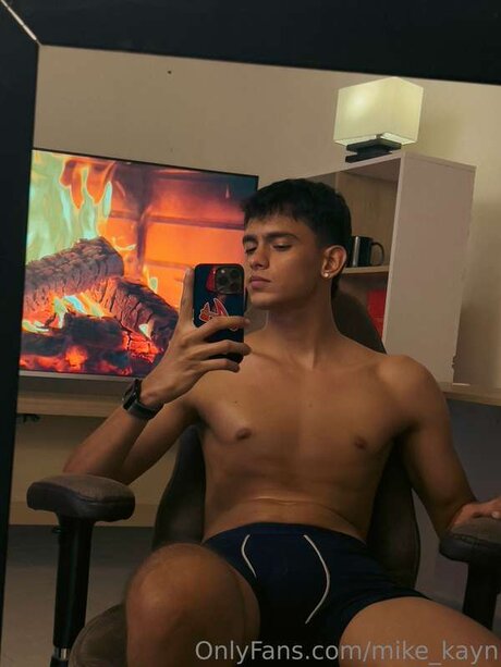 Mike Kayn estrella porno erótica archivo