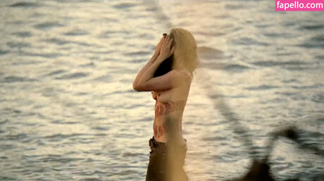 Ingrid Bolso Berdal estrella porno atractiva galería