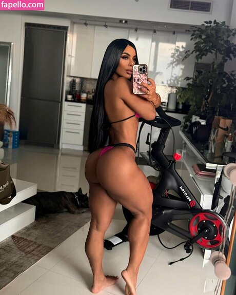 Karishna Ayala estrella porno en alta definición foto