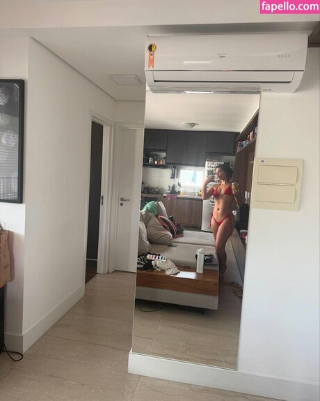 Menina Veneno estrella porno imagen