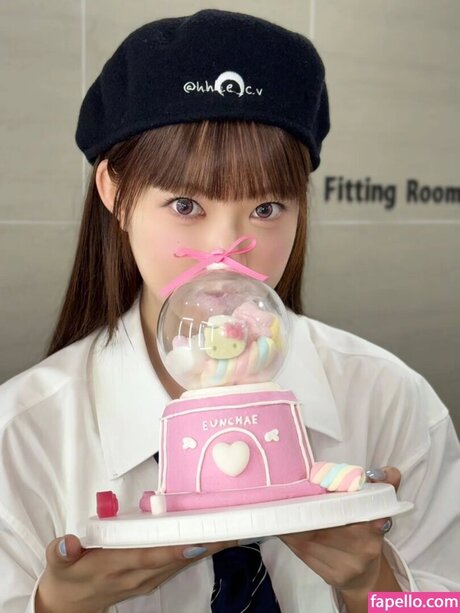 Hong Eunchae_ modelo sexy imagen