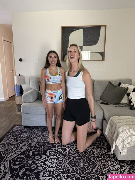 Amazon Allie actriz atractiva galería