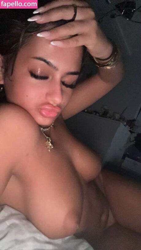 aylawingx buen modelo galería