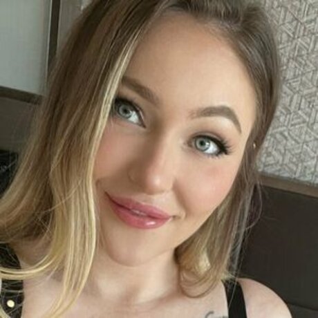 Aria Six estrella del arte galerías