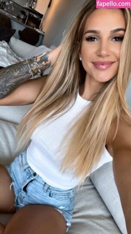 Andreea Lorincz modelo agradable fotos