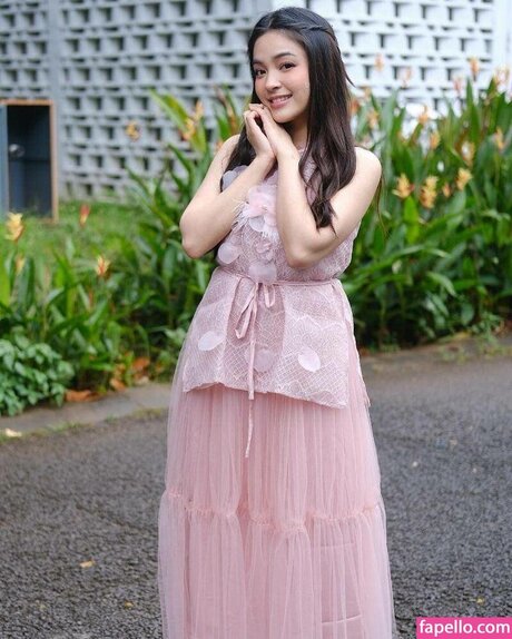 eca aura actriz desnuda galería