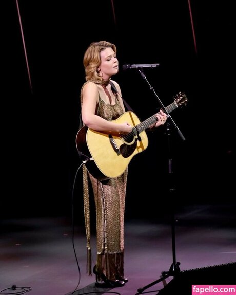 Maggie Rogers actriz sexual foto