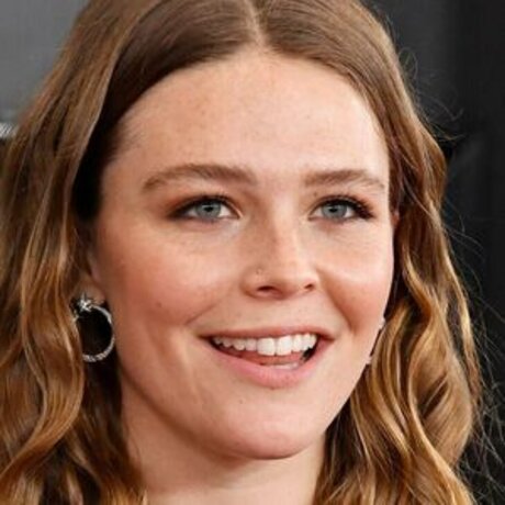 Maggie Rogers actriz caliente imágenes