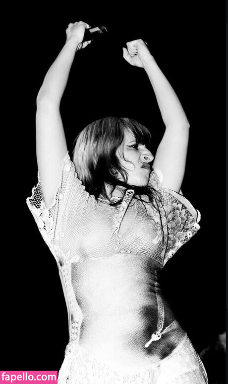 Marisa Dabice desnudos de modelos galería