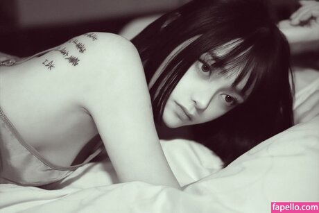 Yuriyuri Fanclub estrella porno perfecta imagen