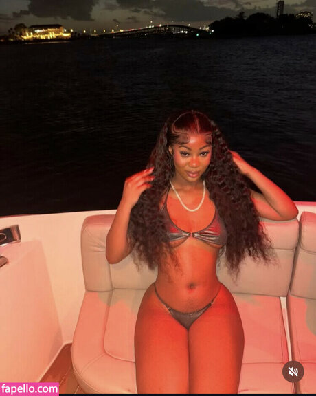 Cairothebiggesst modelo desnudo galerías