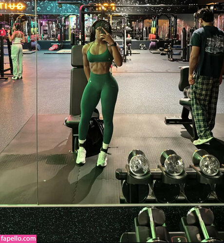 trío en la piscina onlyfans perfecto erótico galería