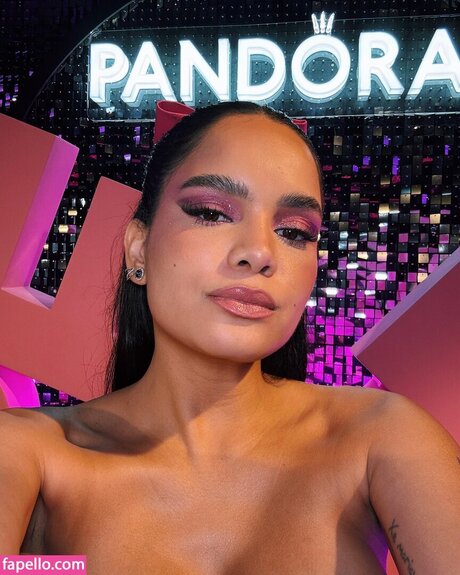 Carol Macedo modelo atractivo foto