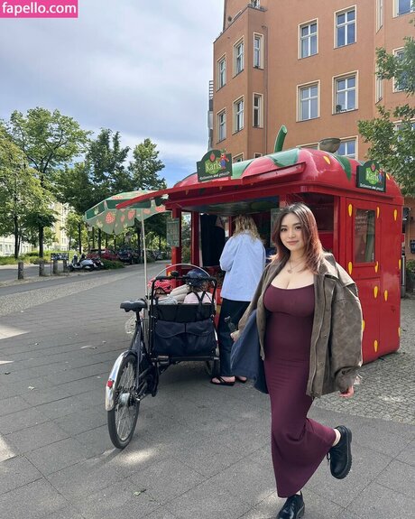 holly shu_ estrella sexy imágenes