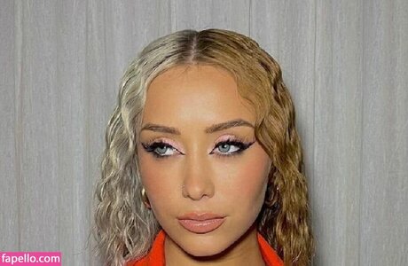 Tuli Acosta estrella superior galería