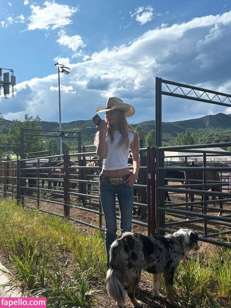 Bella Hadid estrella erótica foto