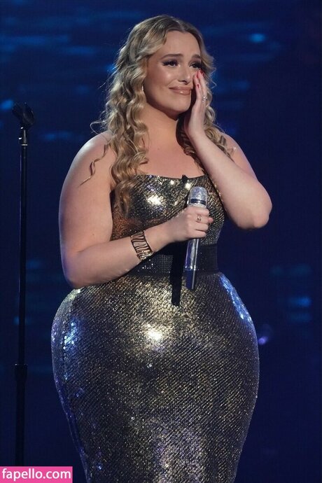 Grace Kinstler estrella foto