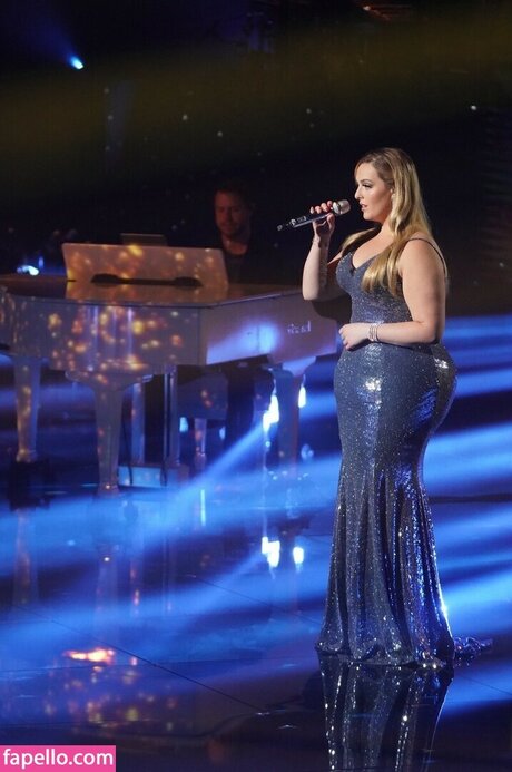 Grace Kinstler modelo adulto fotos