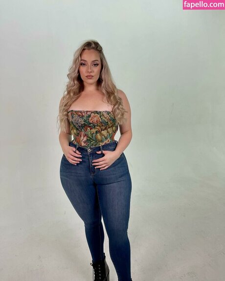 Grace Kinstler modelo de arte fotos