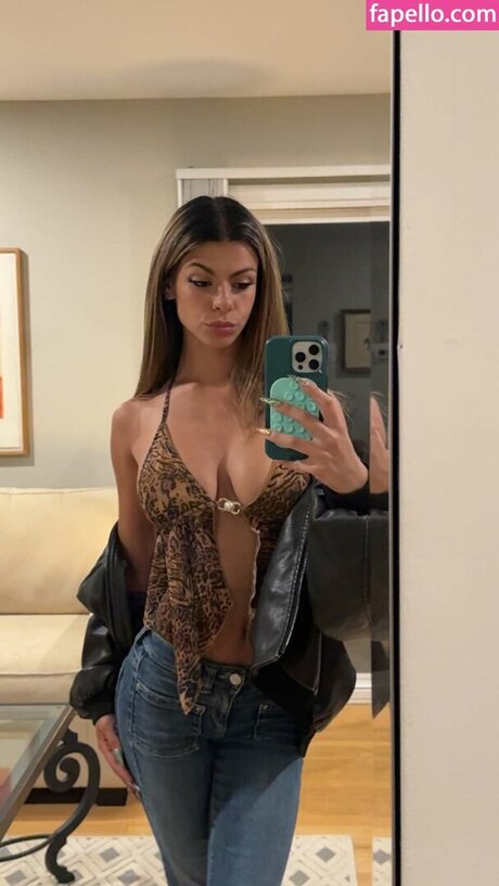 Julia Carrano estrella galería