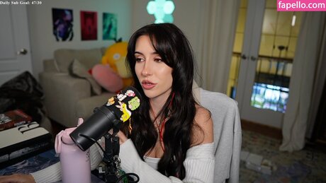 brieanneroksa actriz de arte foto