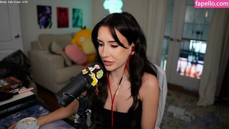 brieanneroksa estrella desnuda galerías