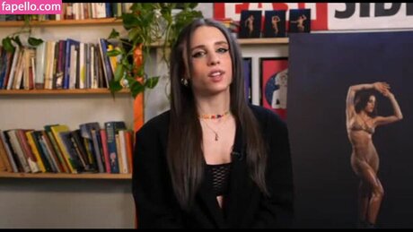 Angelina Mango estrella porno imagen