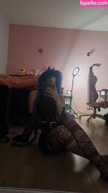 leikyu hermosa modelo imágenes