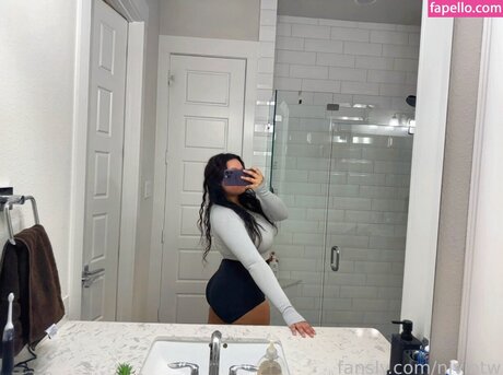 Nivibtw estrella porno atractiva fotos