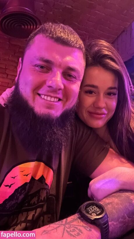 wickedness___ modelo hermosa foto