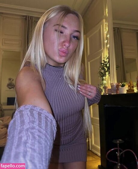 Juliluxie hermosa actriz imágenes